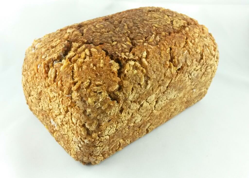 Schwarzbrot am Stück